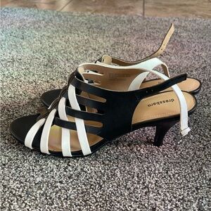 Dressbarn Black and White Women's Sandals